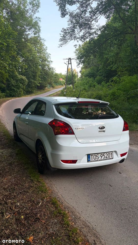 Kia Ceed 1.6 L - 8