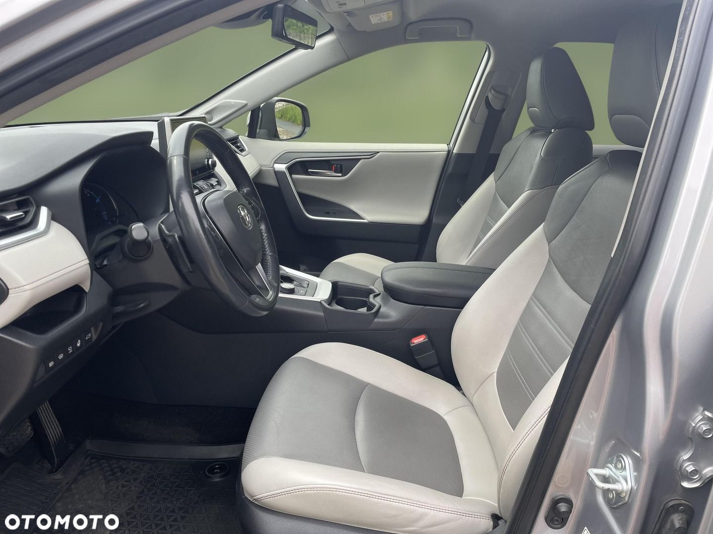Toyota RAV4 - 13