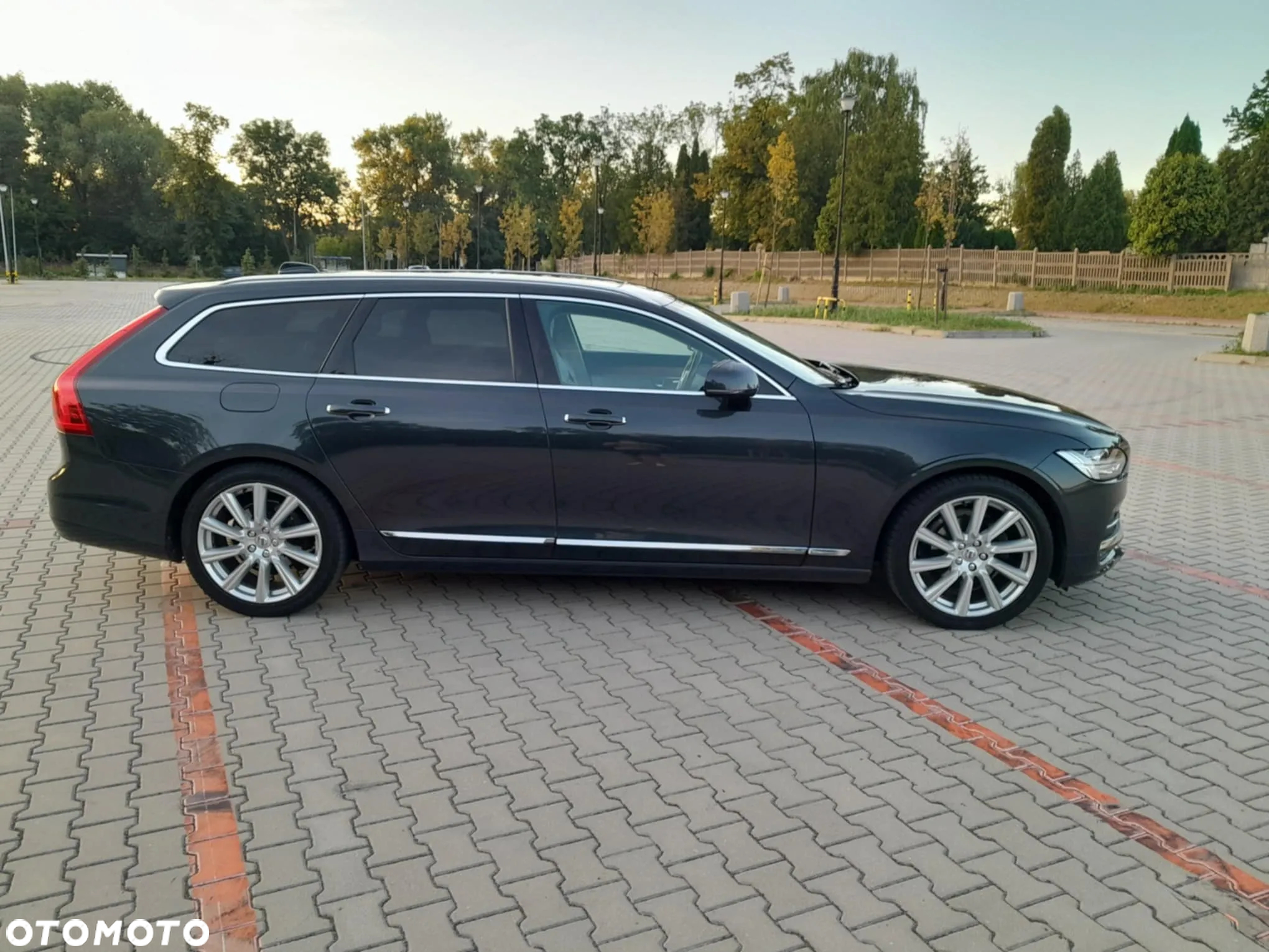 Volvo V90 D4 AWD Geartronic Inscription - 3