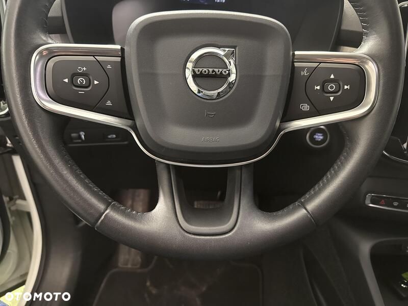 Volvo XC 40 T3 Momentum - 14