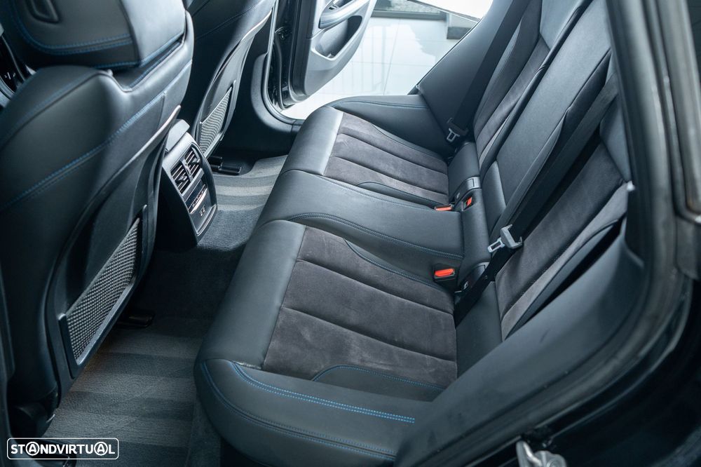 BMW i4 eDrive40 Pack Desportivo M - 50