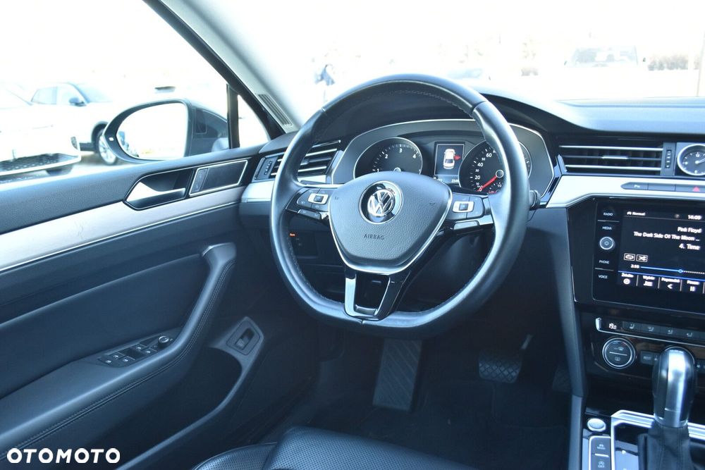 Volkswagen Passat - 10