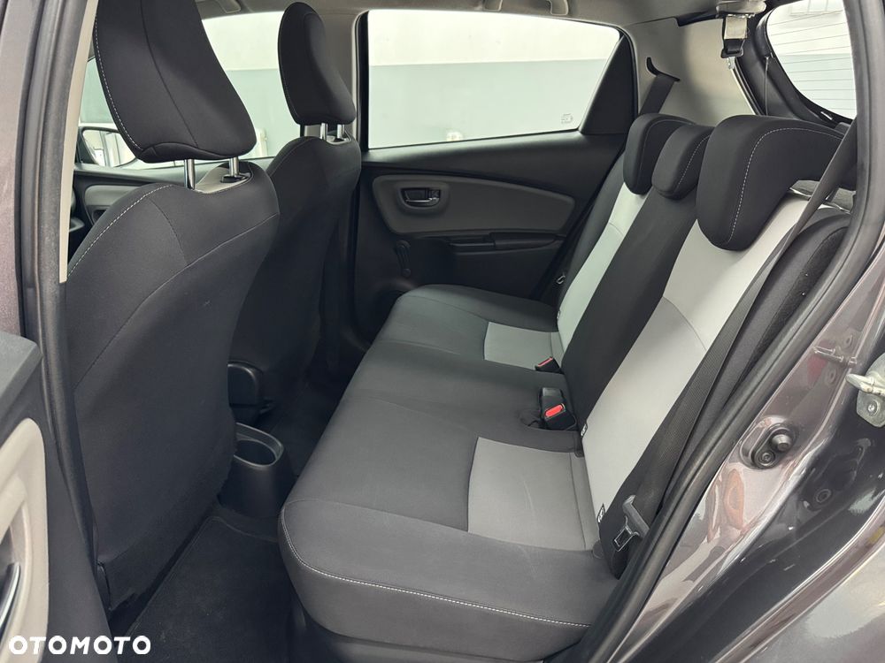 Toyota Yaris Hybrid 100 Business Edition - 22