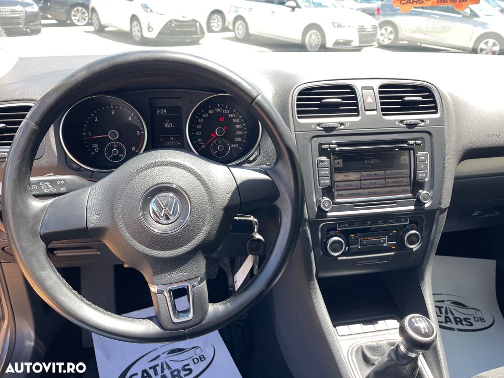 Volkswagen Golf - 37