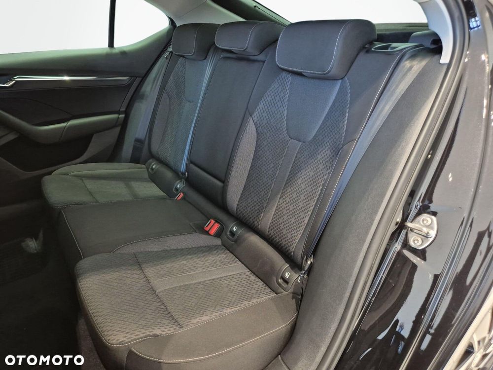 Skoda Octavia 2.0 TDI Style DSG - 29