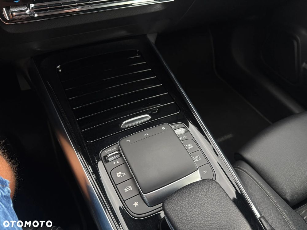 Mercedes-Benz GLA 200 d 8G-DCT - 17