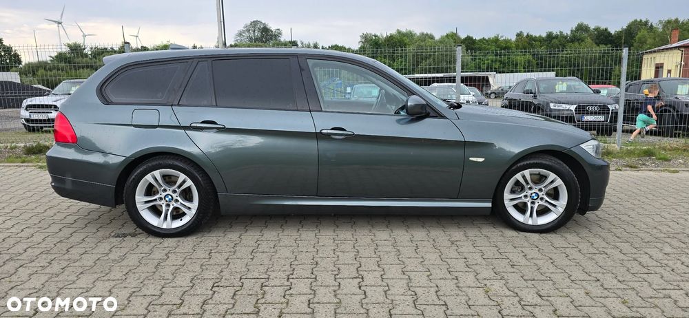 BMW Seria 3 318i Touring Edition Exclusive - 6