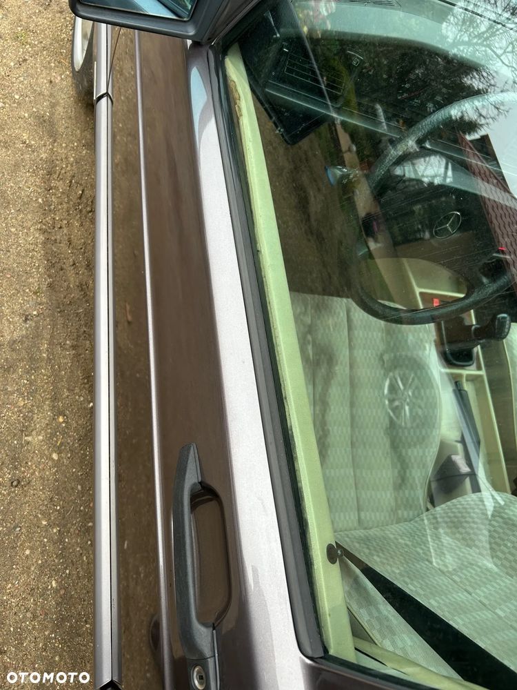 Mercedes-Benz W201 (190) - 16