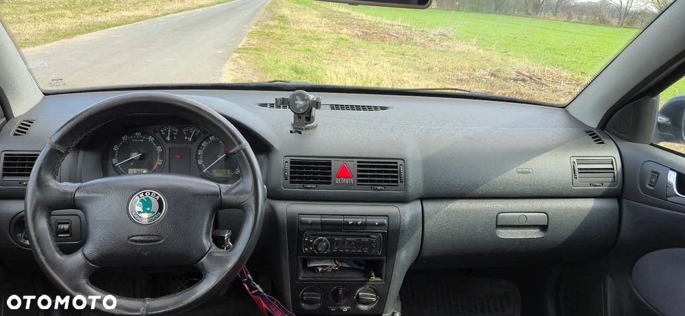 Skoda Octavia 1.6 Tour - 5