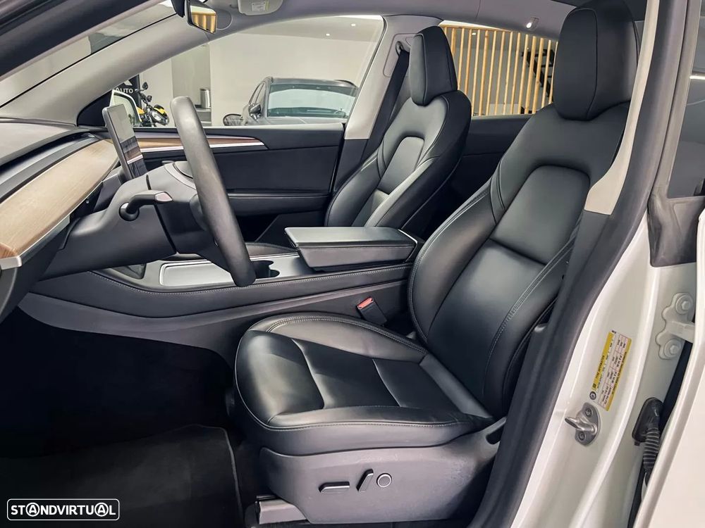 Tesla Model Y Long Range Dual Motor AWD - 9