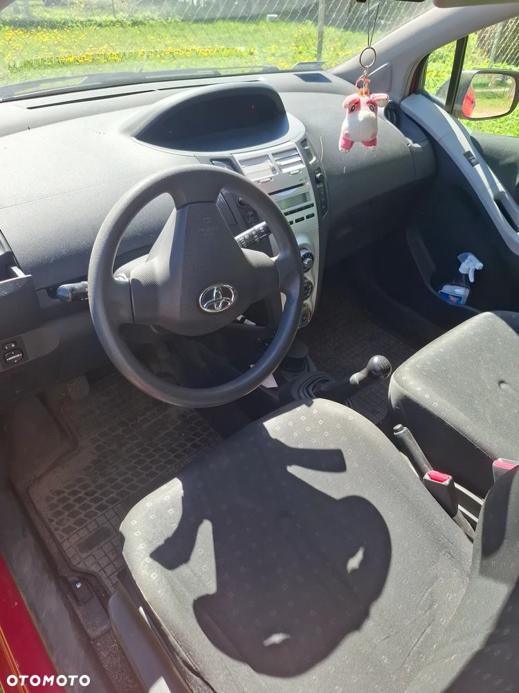 Toyota Yaris 1.0 Luna - 2