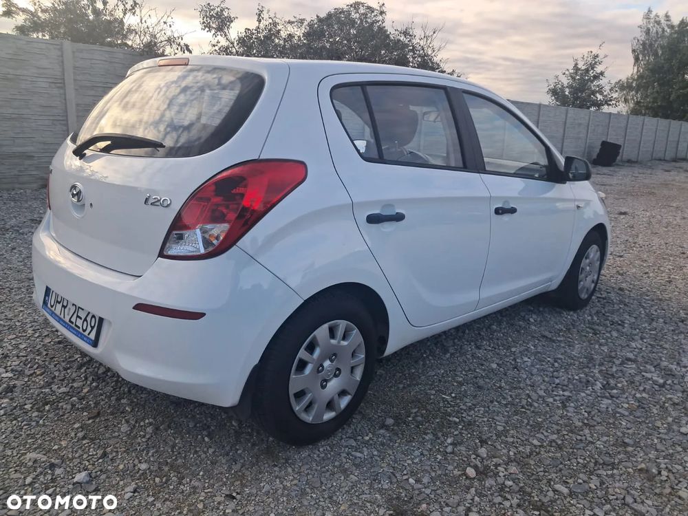 Hyundai i20 - 21