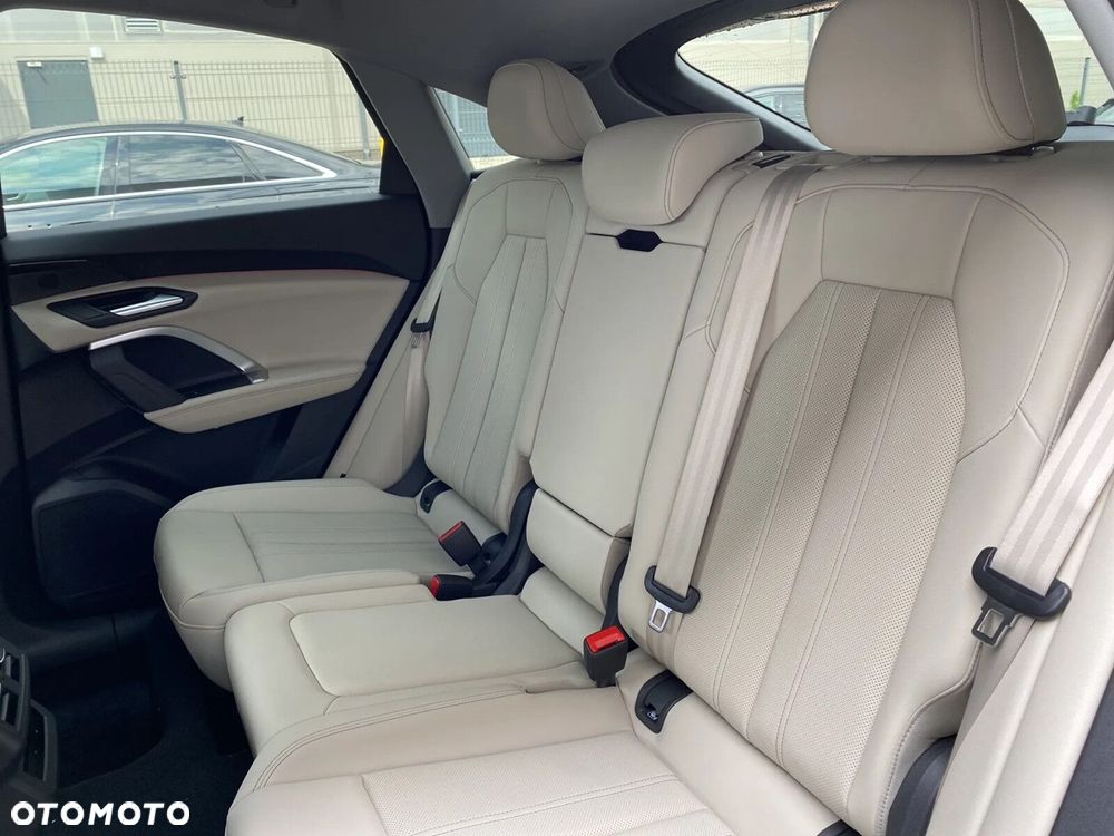 Audi Q5 Sportback - 26