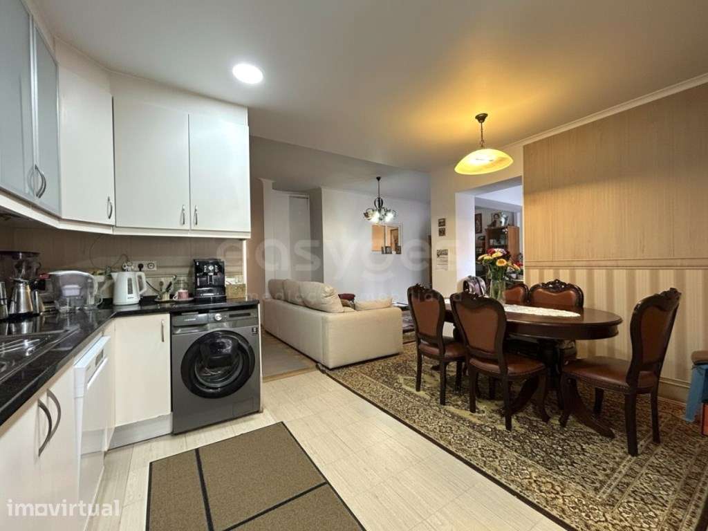 T2+1 luminoso com 91,35 m², remodelado e espaço exterior de 75,53 m... - Grande imagem: 2/18