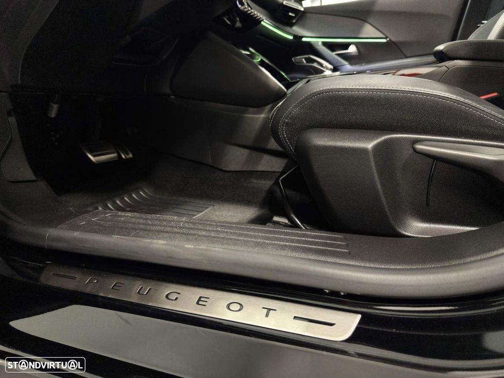 Peugeot 2008 1.2 PureTech GT Pack EAT8 - 37