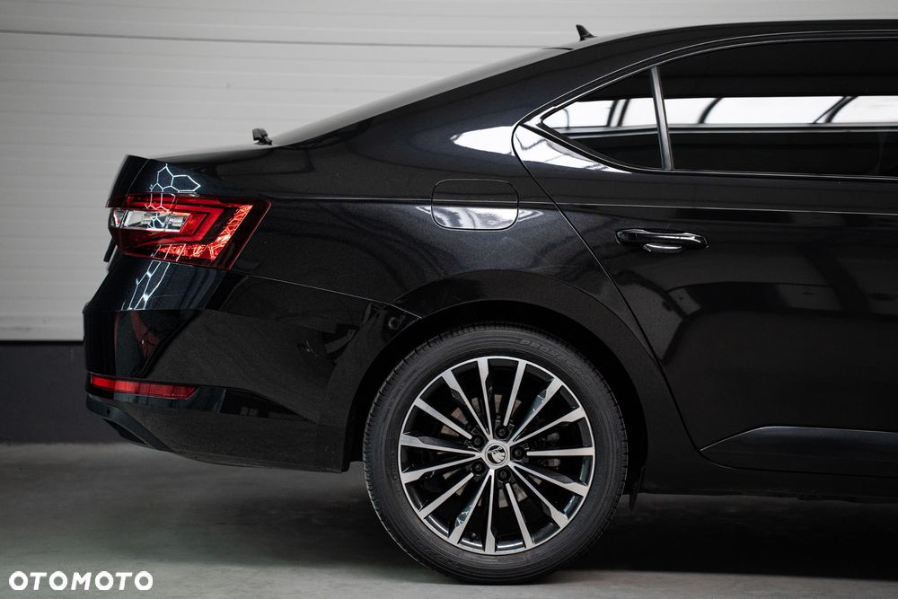 Skoda Superb 2.0 TDI DSG Premium Edition - 11