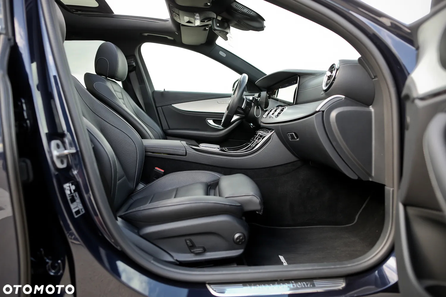 Mercedes-Benz Klasa E 300 de T 9G-TRONIC AMG Line - 23