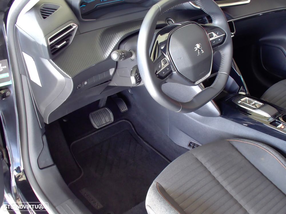 Peugeot e-208 - 6