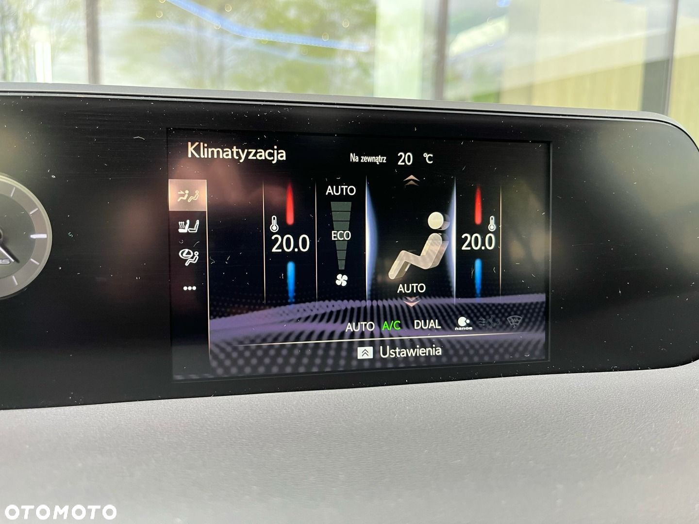 Lexus UX - 18
