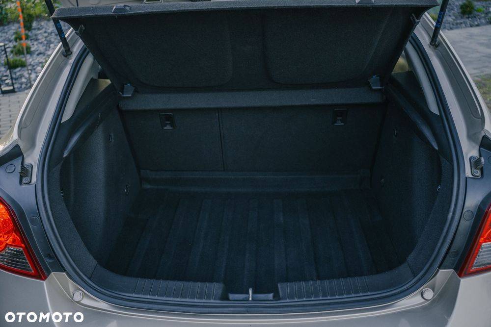 Chevrolet Cruze 1.6 LT - 24