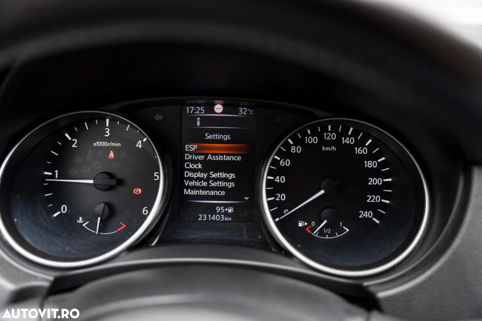 Nissan Qashqai 1.5 DCI Start/Stop N-Connecta - 30