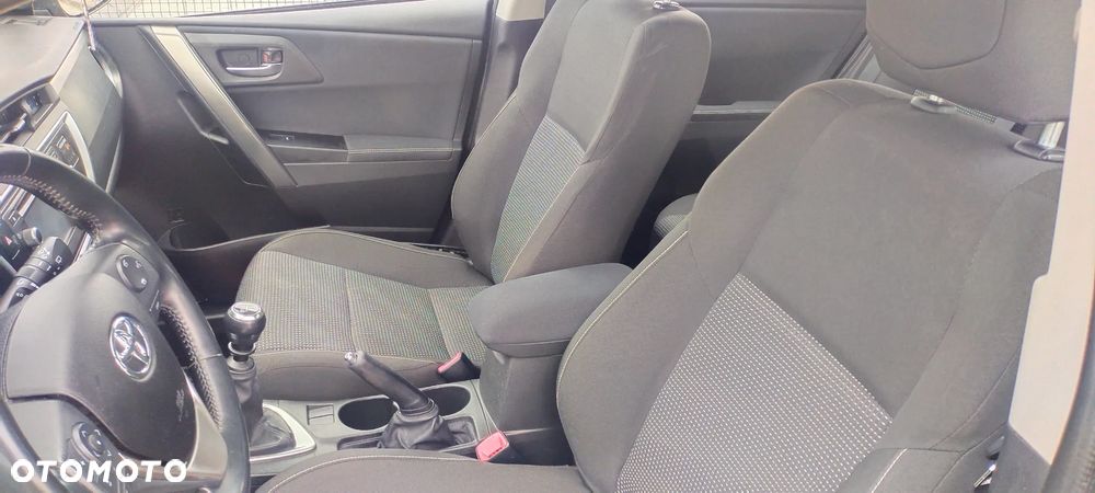 Toyota Auris 1.4 D-4D Edition - 12