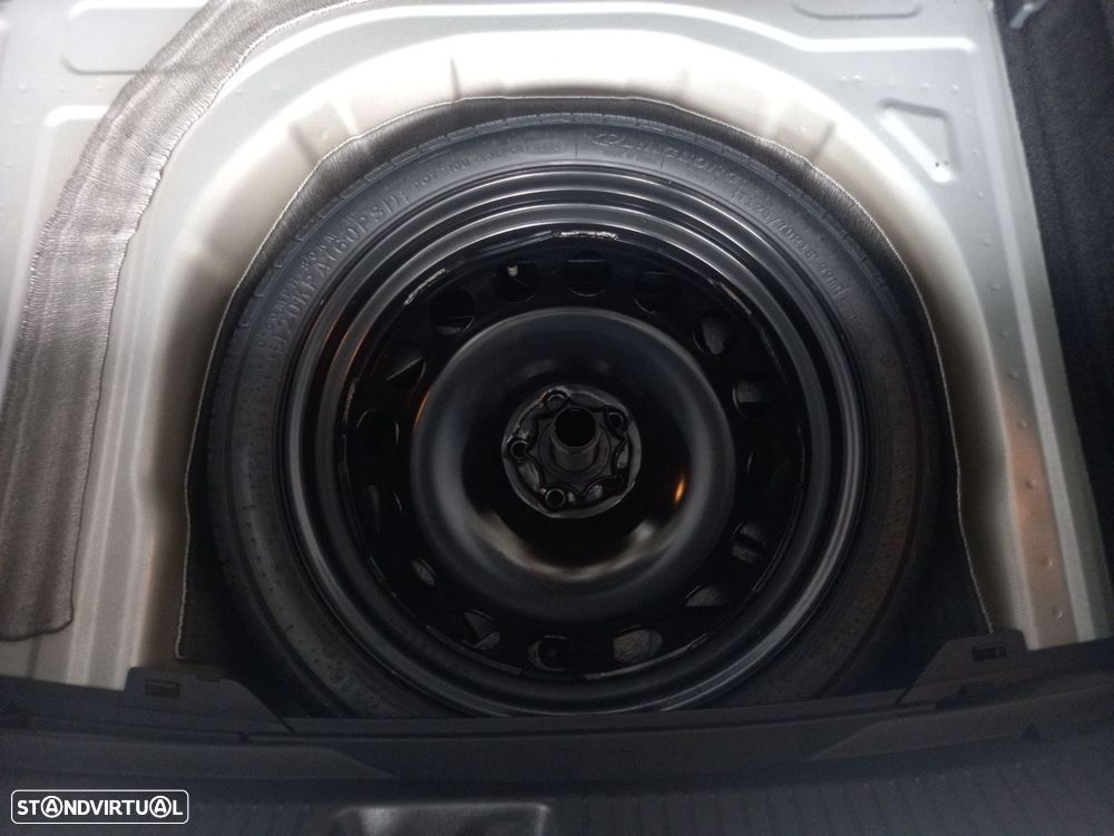 Volkswagen Taigo 1.0 TSI Urban DSG — fotografia 19