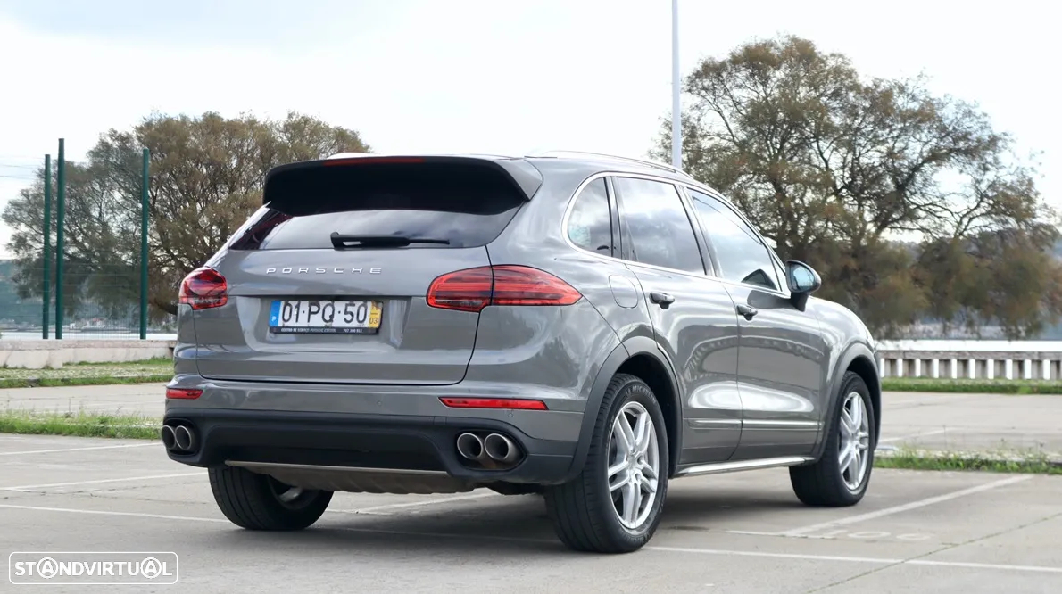 Porsche Cayenne S - 6