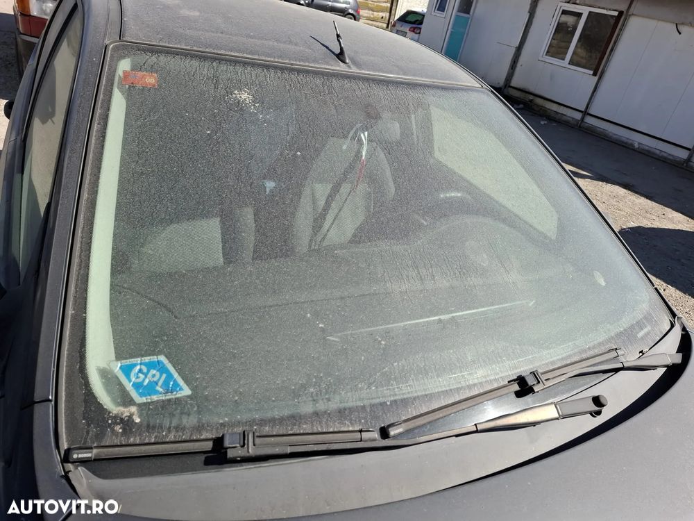 Ford Focus 1.6i Trend - 20