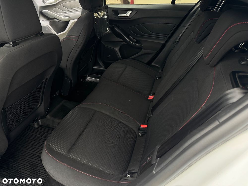 Ford Focus 1.5 EcoBlue Start-Stopp-System ST-LINE - 14