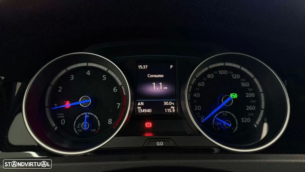 VW Golf R 4Motion BlueMotion DSG - 25