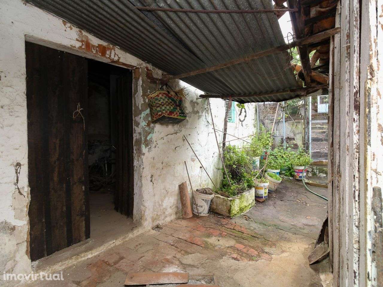 Moradia para Reconstruir, Zona Calma - Grande imagem: 3/11