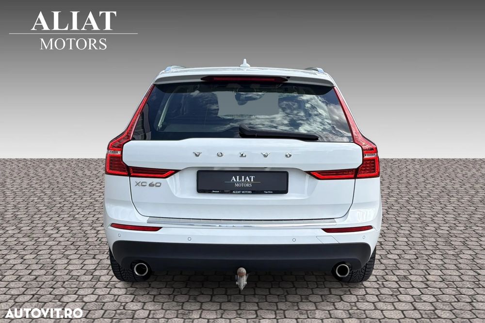 Volvo XC 60 B4 MHEV AT8 AWD Momentum Pro - 7
