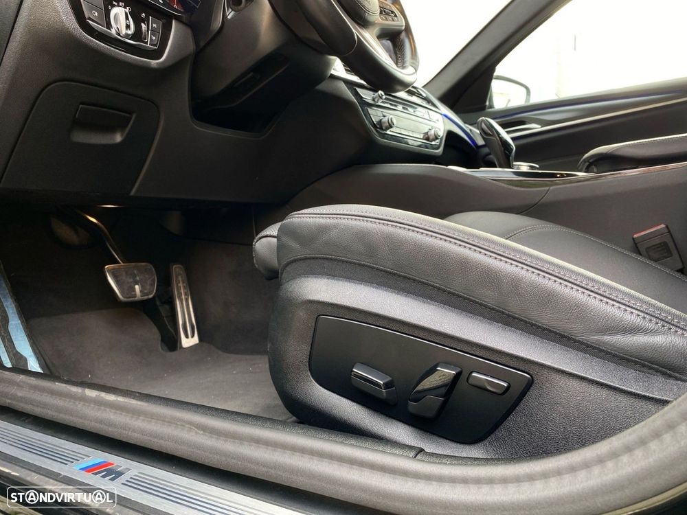 BMW 520 d Pack Desportivo M Auto - 16