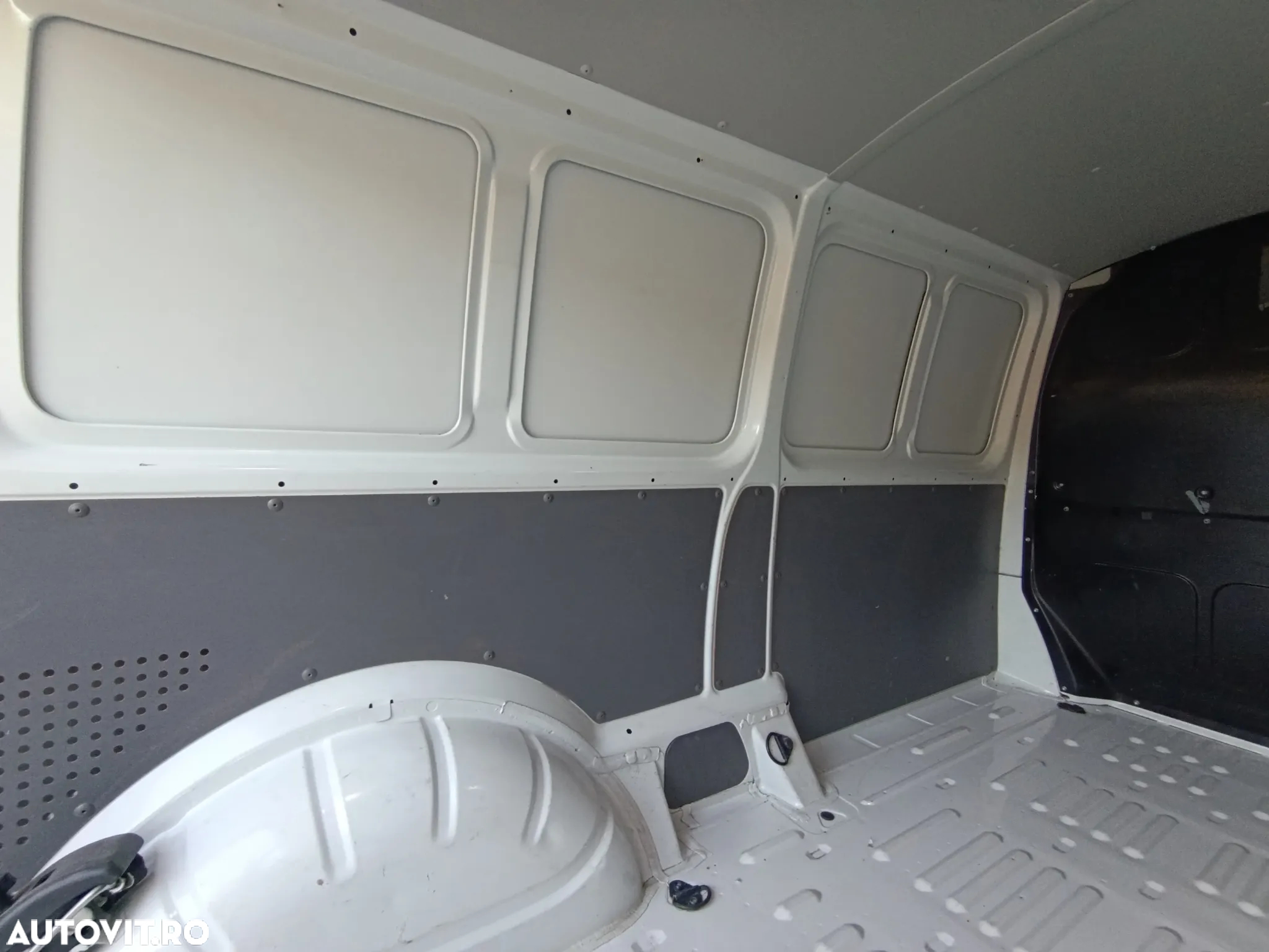 Volkswagen Transporter - 15