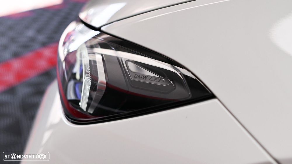BMW 330 e Aut. M Sport - 11