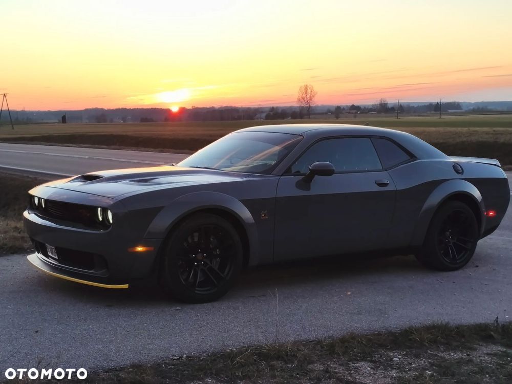 Dodge Challenger 6.4 Scat Pack Widebody - 6