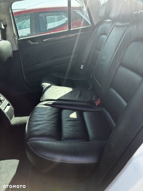 Skoda Superb 2.0 TDI DSG L&K - 9