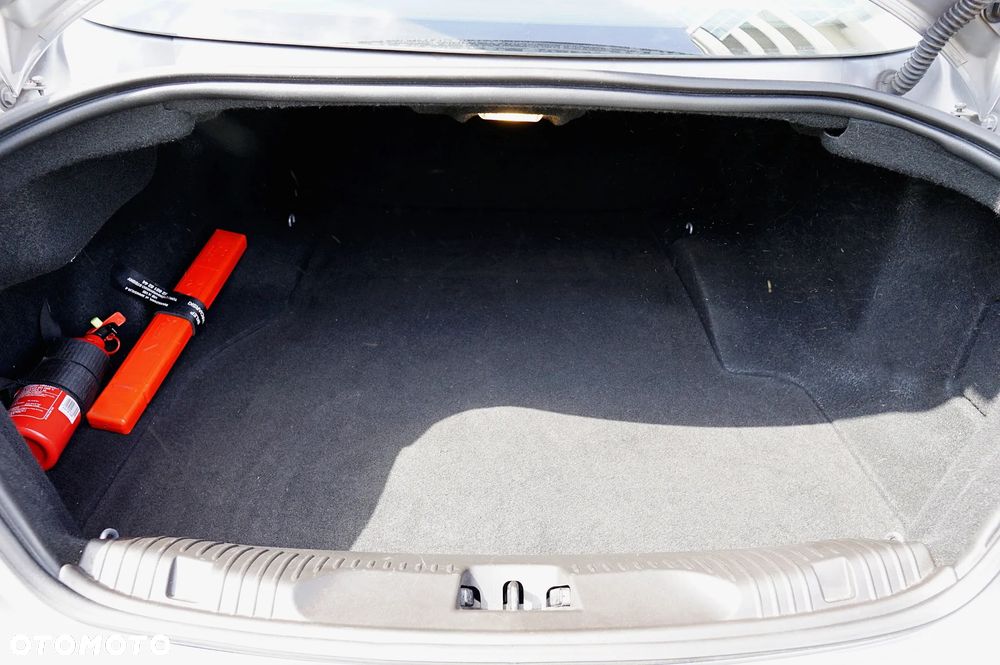 Jaguar XF 3.0 V6 D Luxury - 22