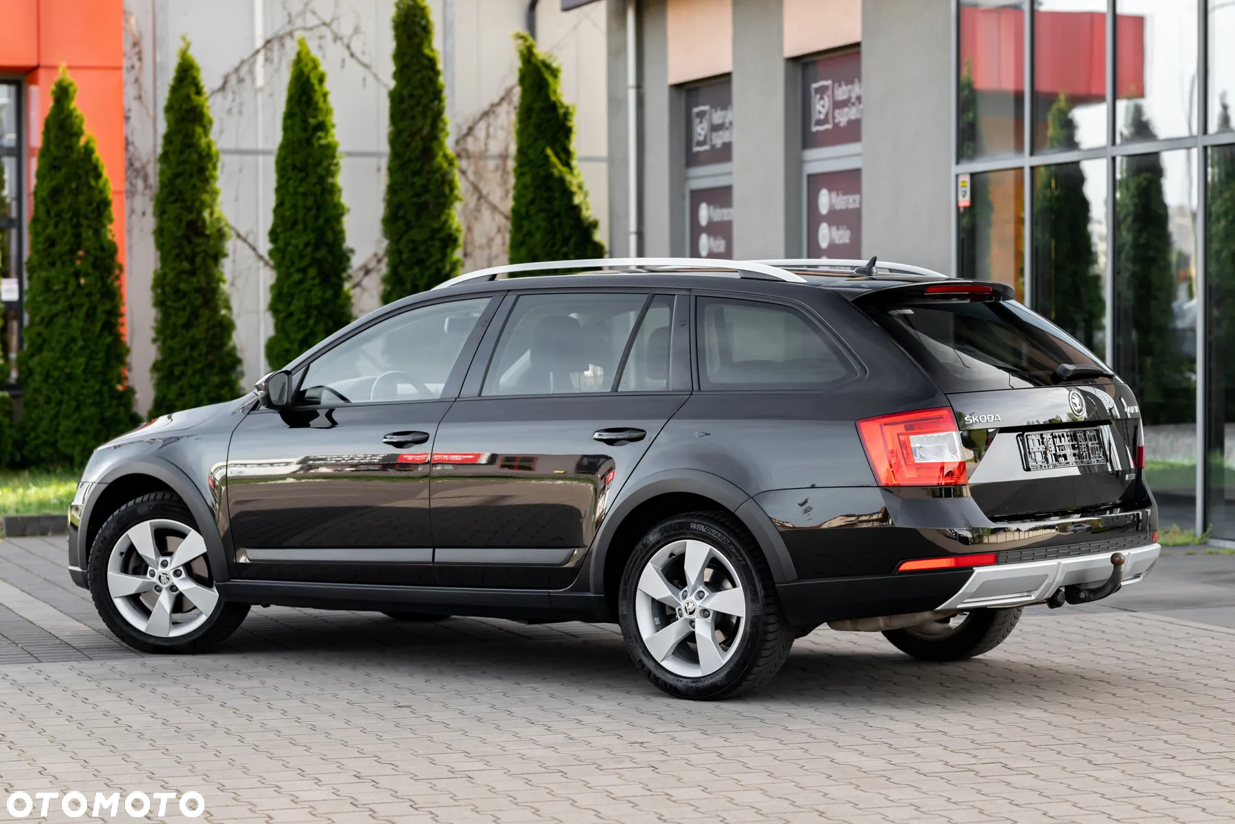 Skoda Octavia Combi 2.0 TDI 4x4 DSG Scout - 10
