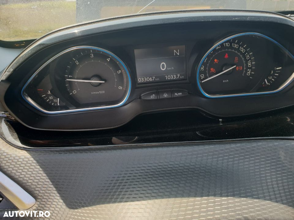 dezmembrez Peugeot 2008 VOLAN STANGA an 2014 motor 1.6hdi 68kw 92cp 9HP cutie de viteze automata usa portiera stanga fata spate navigatie cu touchscreen dezmembrari 207, 208 2008 508 5008 3008 - 6