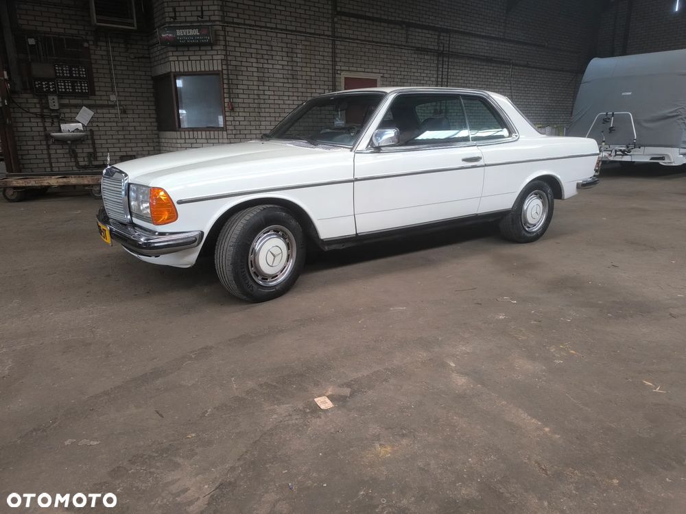 Mercedes-Benz 280 - 2