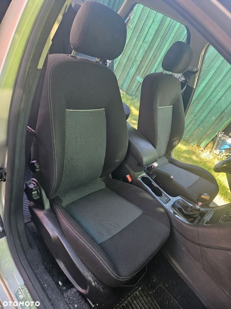 Ford Mondeo 2.0 TDCi Ambiente - 11