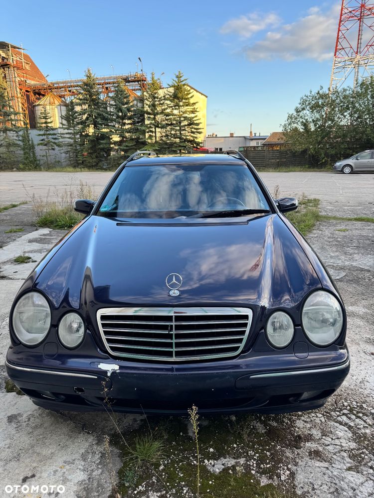 Mercedes-Benz Klasa E - 23