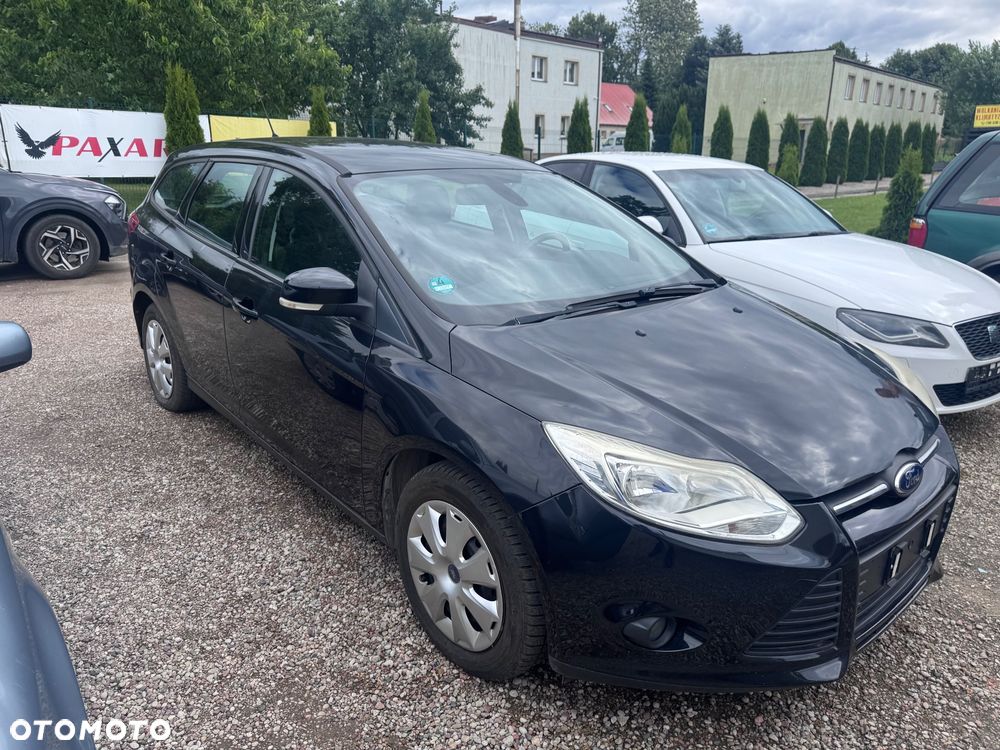 Ford Focus 1.6 Ambiente - 2