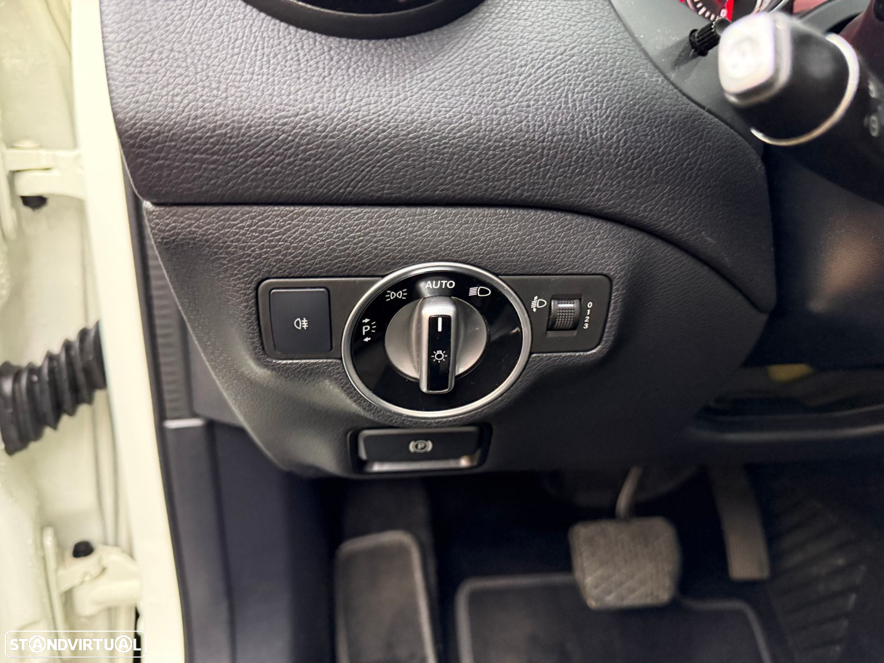 Mercedes-Benz GLA 200 (CDI) d 7G-DCT Urban - 25