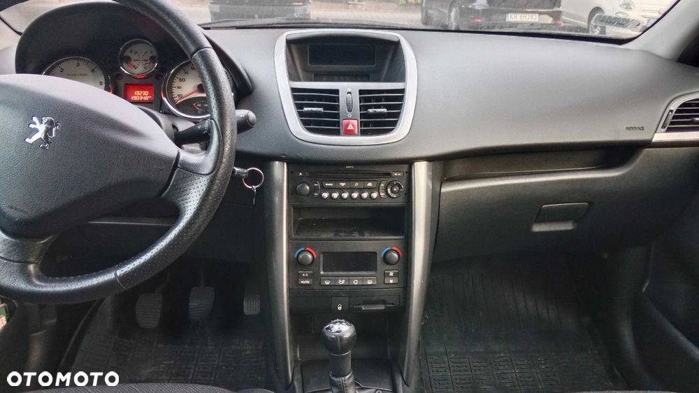 Peugeot 207 - 6