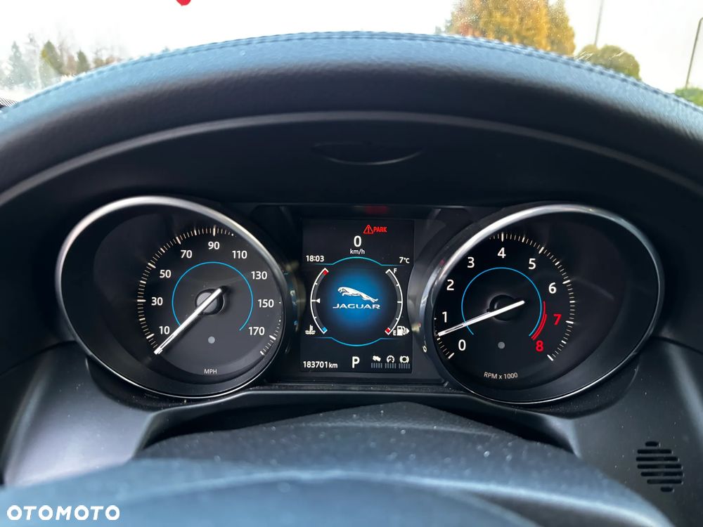 Jaguar XF 35t Prestige - 15