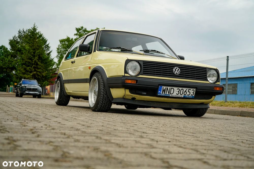 Volkswagen Golf - 6