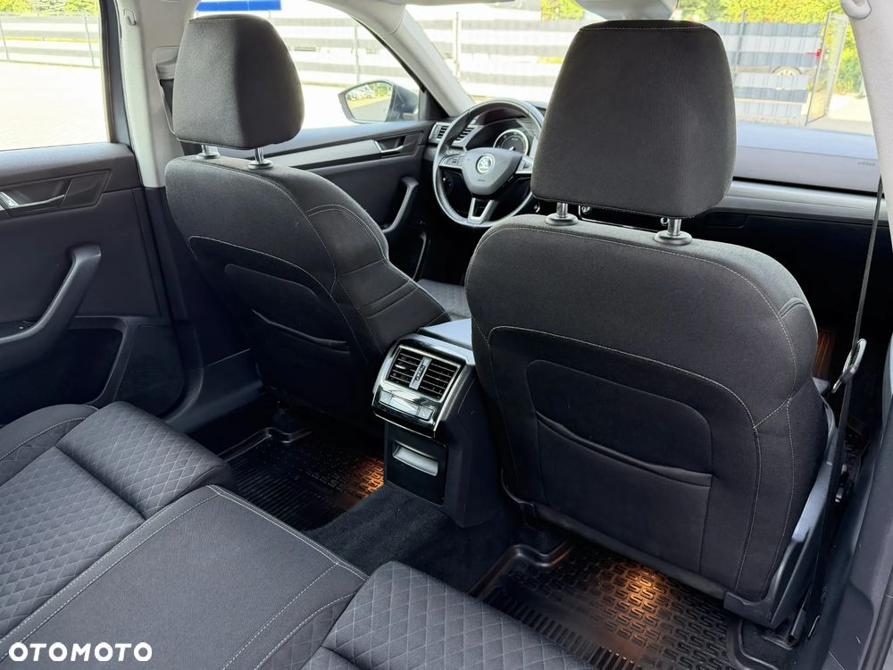 Skoda Superb 2.0 TDI Style DSG - 25